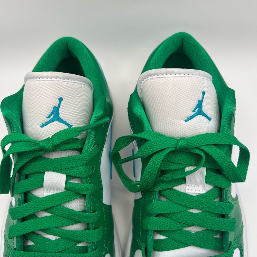 Jordan 1 Low Lucky Green Aquatone - Picture 3 of 8